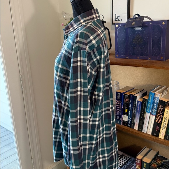 Madison Green and Blue Casual Button Down Shirt - Picture 4 of 5